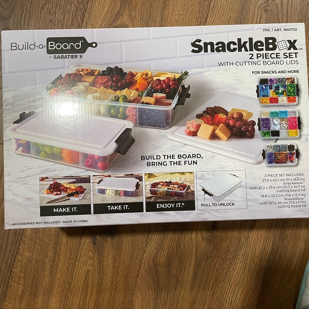 NEW Sabatier SnackleBox 2-Piece Set with Cutting Board Lids
